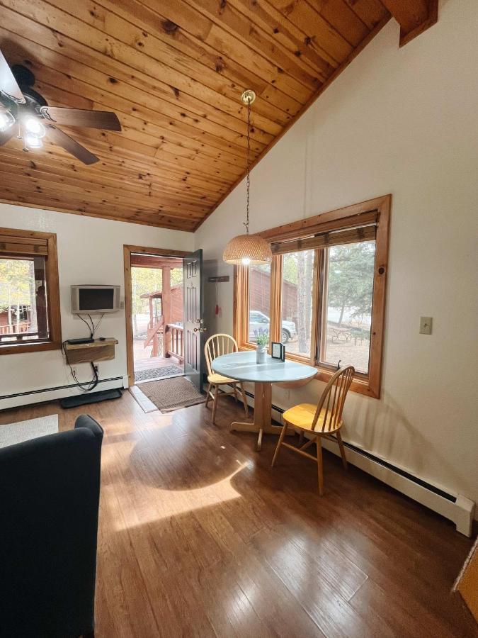 Cozy Cabin Close To Downtown Woodland Park Exterior photo